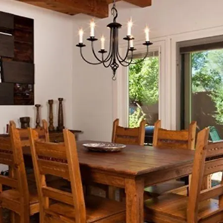 Apartment Puertas De Canyon Road Two-bedroom *