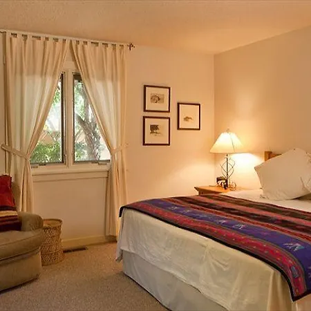 Puertas De Canyon Road Two-bedroom *